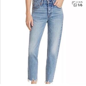 Levi’s Wedgie Straight Leg Jeans Denim Raw Hem Button Fly Women’s Size 30
